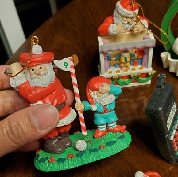 8pcs Lot of Santa Christmas Tree Ornaments (Some are vintage) - Picture 8 of 16